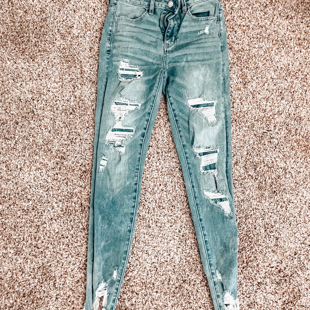 AMERICAN EAGLE JEANS